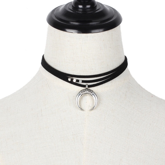 Punk Horn Moon Boho Pendant Triple Choker Necklace - Picture 4 of 7